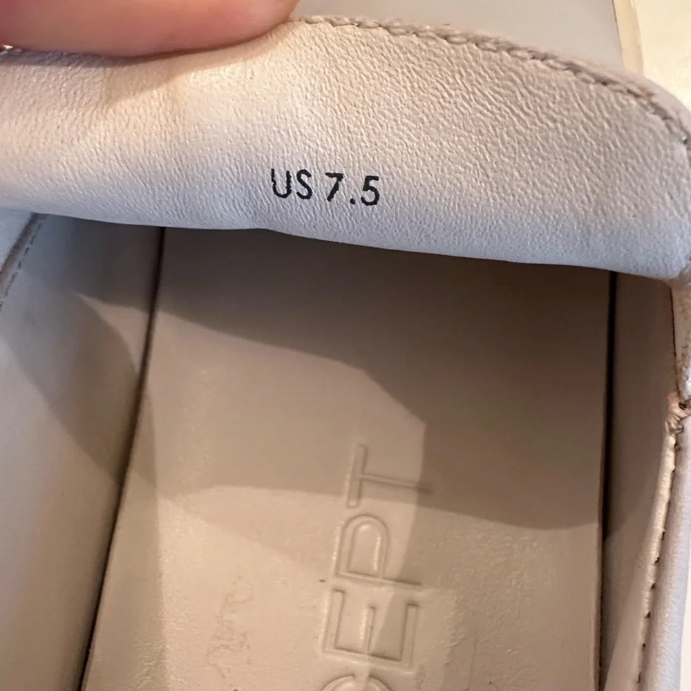New ONCEPT Laguna Slip on Sneakers. Size 7.5.